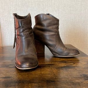 ALDO dustar leather ankle boots 8.5